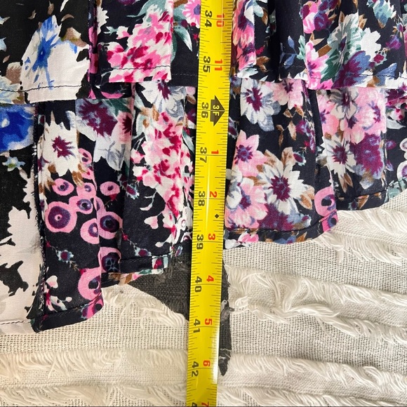 Chelsea & Theodore Shift Dress Womens Medium Multifloral Pleated Mini Beachy EUC - Picture 7 of 9